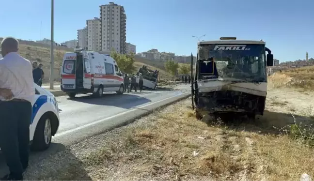 Son dakika haber... GAZİANTEP'TE İŞÇİ SERVİSLERİ ÇARPIŞTI 3'Ü AĞIR, 22 YARALI