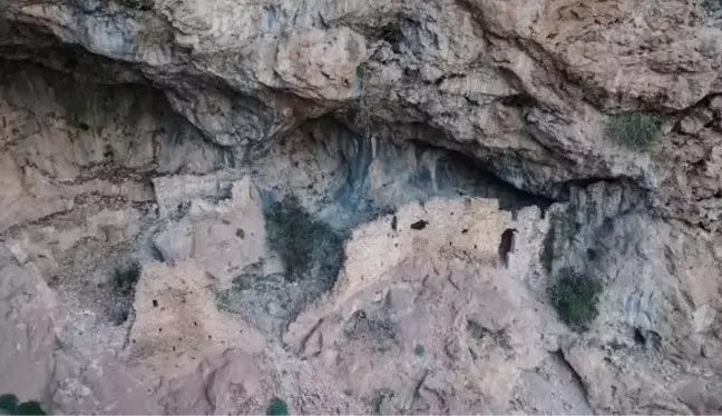 Burdur'da Tarihi Manastırın Tahribatı Görüntülendi