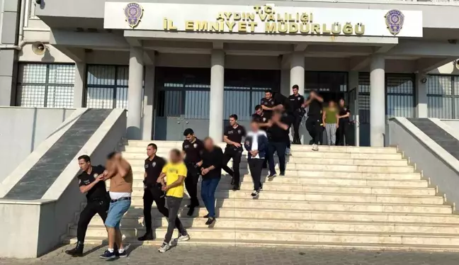 Kuşadası'nda düzenlenen fuhuş operasyonunda 28 şüpheli gözaltına alındı