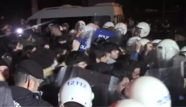 Eskişehir'de öğrenci intiharlarını protesto eden öğrenciler ile polis arasında arbede yaşandı