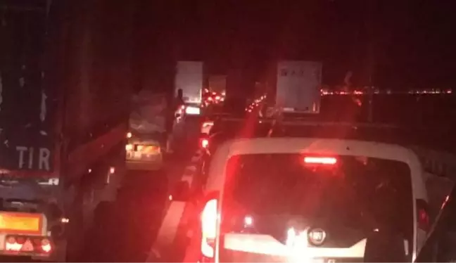 Orhangazi Tüneli'nde Asfalt Çalışması Nedeniyle Uzun Araç Kuyrukları Oluştu