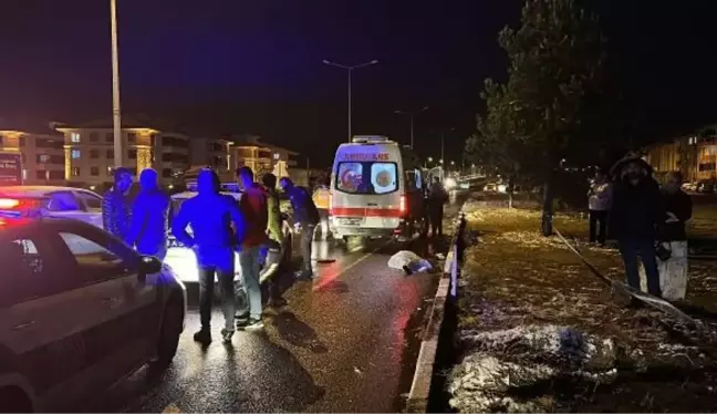 Kütahya'da Otomobil Çarptı: 1 Ölü, 1 Yaralı