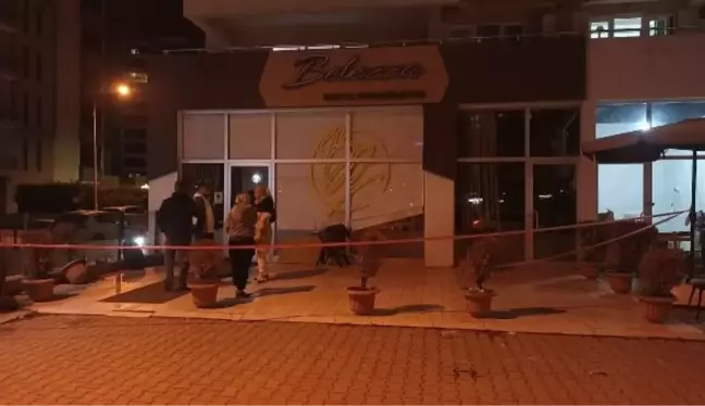 Bursa'da doğum günü partisi verilen kafenin asma tavanı çöktü