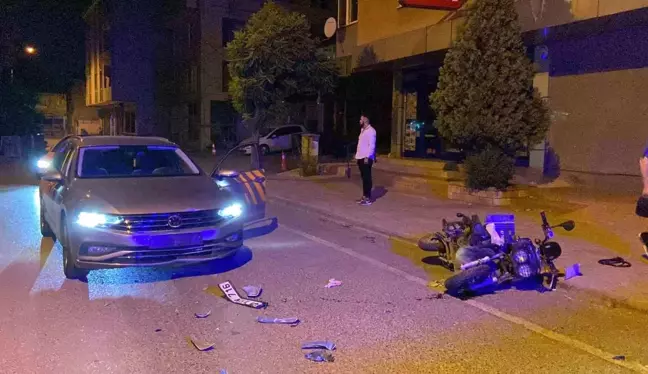 Gebze'de otomobil ile elektrikli motosiklet çarpıştı, sürücü yaralandı