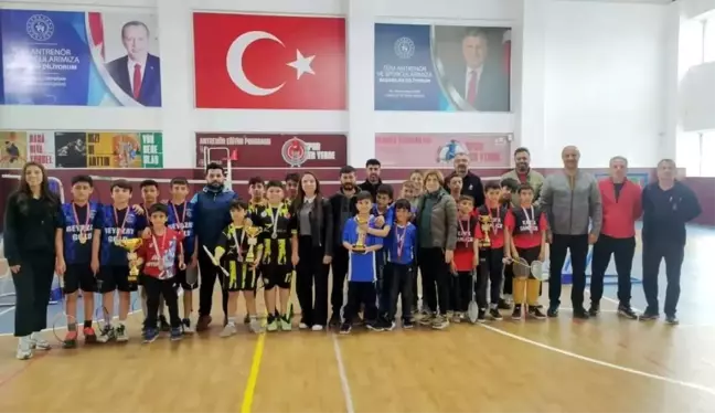 Gölbaşı Cumhuriyet Ortaokulu Badminton’da İl Birincisi Oldu