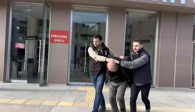Kadıköy'de Mezar Tahrip Eden Şüphelinin İfadesi Ortaya Çıktı