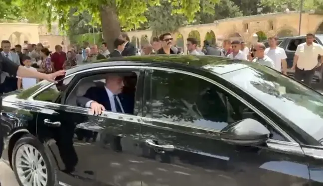 Müsavat Dervişoğlu'ndan tepki çeken hareket