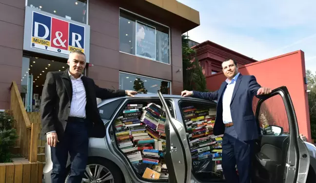 D&R'dan otomobil dolusu kitap sürprizi!