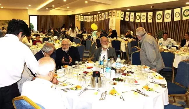 Ramazan'ın 17'nci Gününü 'Dünya Helal Günü' Olarak Kutlamaya Hazırlanıyoruz