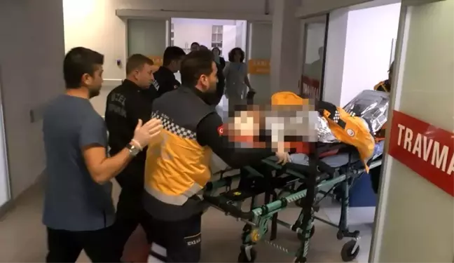 Mersin'deki karda arama çalışmalarında paletli araç devrildi: 1 yaralı