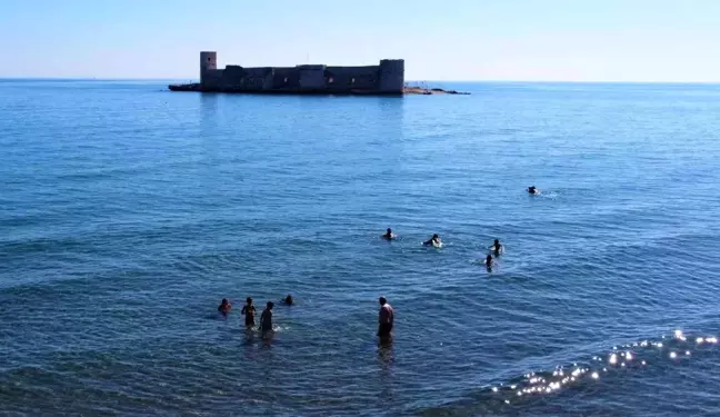 Pastırma yazında Mersin'de deniz keyfi