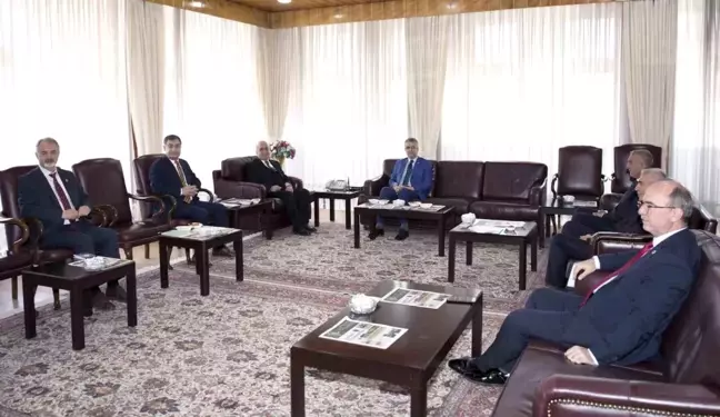 Milletvekili Aydın, Rektör Çomaklı'nın konuğu oldu