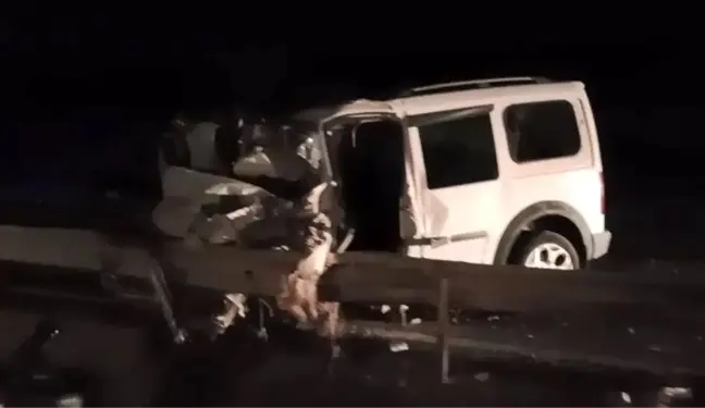 Çerkezköy'de Yanlış Şeritte Seyreden Minibüs Kazası: 1 Ölü