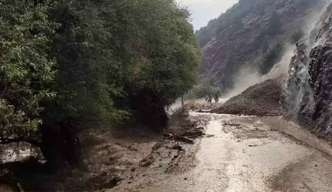 Kahramanmaraş'ta şiddetli yağış sonrası toprak kayması meydana geldi