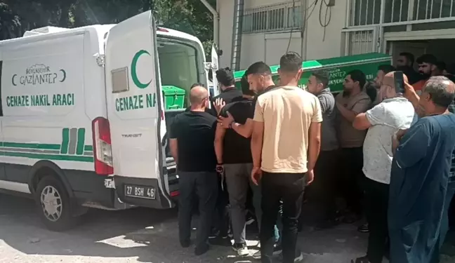 Gaziantep'te Oto Yıkıma Yardım Etmek İsterken Akıma Kapılan Adam Hayatını Kaybetti