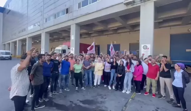 CarrefourSA Deposunda İşçi Eylemi Devam Ediyor