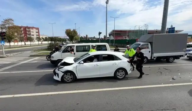 Samsun'da 3 Araçla Zincirleme Trafik Kazası: 1 Yaralı