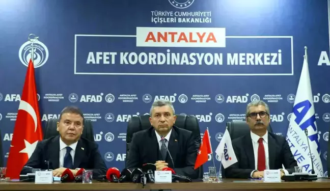 Antalya'da Taşımalı Eğitime 1 Gün Ara Verildi