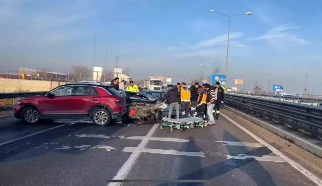 Afyonkarahisar'da Trafik Kazası: İki Sürücü Yaralandı