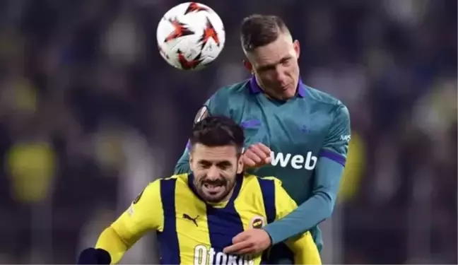 Anderlecht taraftarları Fenerbahçe taraftarlarına ne yaptı, tribünde ne oldu?