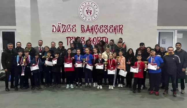 Düzce'de Küçükler Tenis Müsabakaları Sonuçlandı