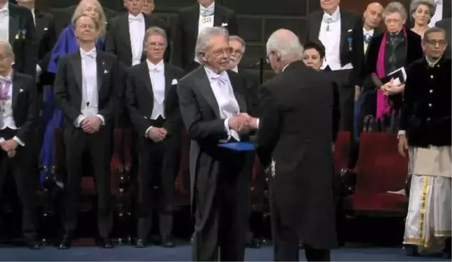 Tartışmalı yazar Handke, Nobel Edebiyat Ödülü'nü aldı