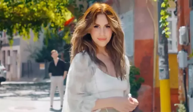 Aynur Aydın - Sor Gel sözleri! 'Sor Gel' şarkı sözleri nelerdir? Şarkı hakkında bilgiler!