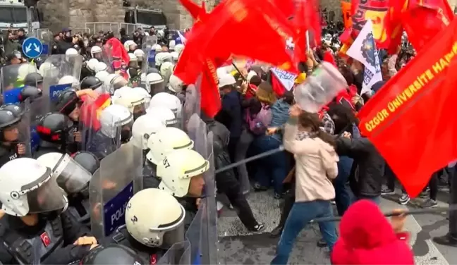 Saraçhane'den Taksim'e yürümek isteyen eylemciler polise damacana ile vurdu