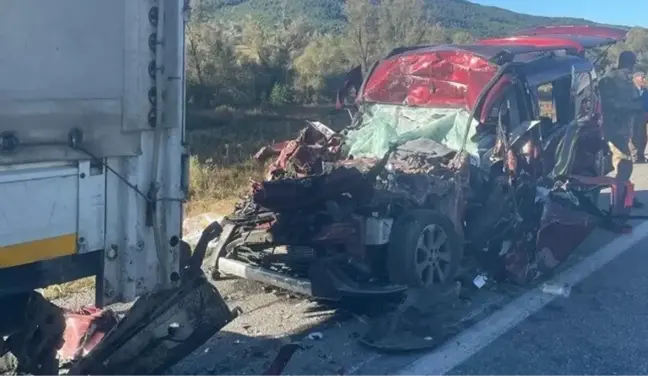 Erzincan'da feci kaza: 3 ölü, 2 ağır yaralı