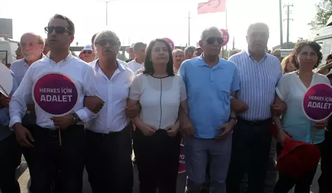 CHP'nin Berberoğlu'nun Tutuklanmasına Tepki Yürüyüşü