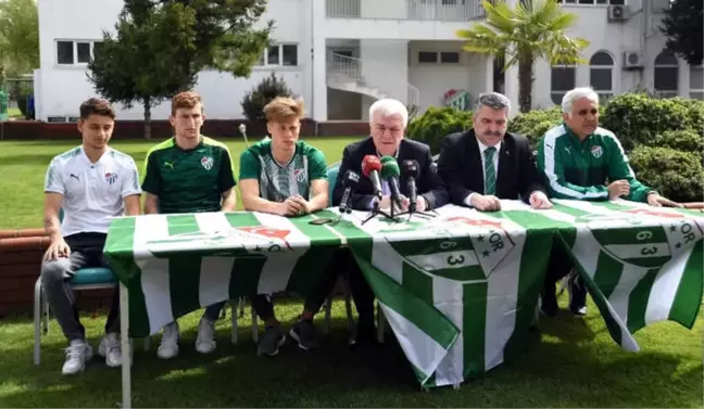 Bursaspor'un Futbol Akademisi'nden 3 Profesyonel İmza