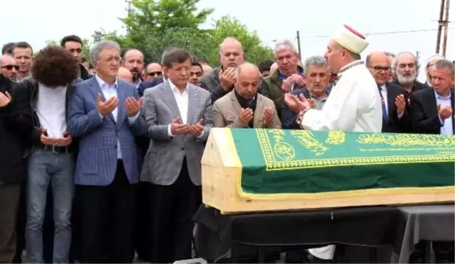 Ahmet Davutoğlu, AK Parti'li Eski Vekilin Babasının Cenazesine Katıldı