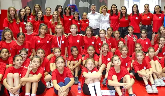 Bayraklı Belediyesi Son 4 Yılda 42 Bin 560 Kişiyi Sporla Buluşturdu