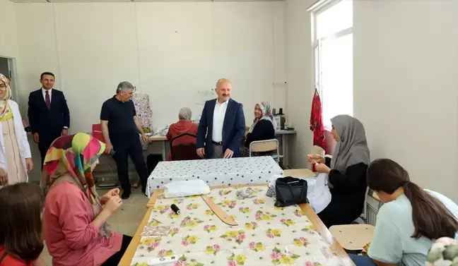 Adıyaman Valisi Konteyner Kentlerde Halk Eğitim Merkezlerini Ziyaret Etti