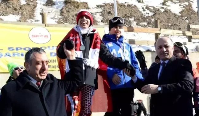 Aydınlı Yağız'dan Kayakta Özel Başarı
