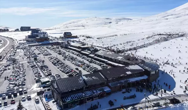 Erciyes Kayak Merkezi'ni 70 Bin Ziyaretçi Ağırladı