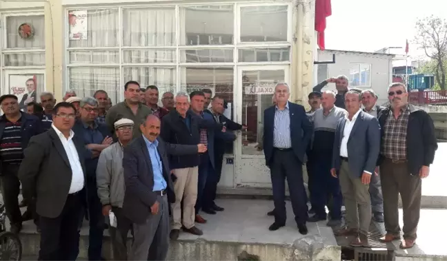 Seçim Yenilgisinden Sonra CHP'nin Kapısına Kilit Vuruldu