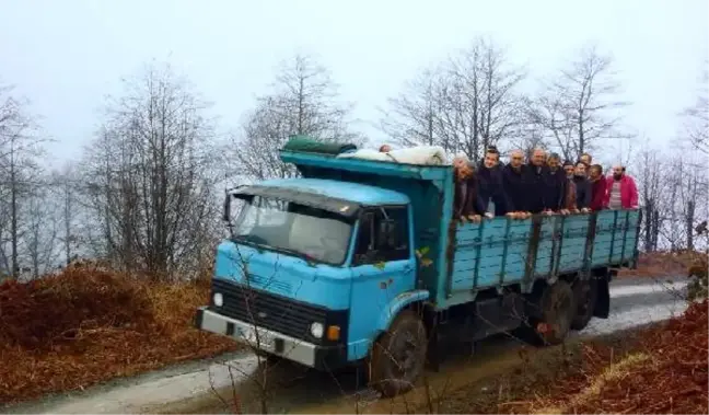İlçelerini tanıtmak için türkü söyleyip, klip çektiler
