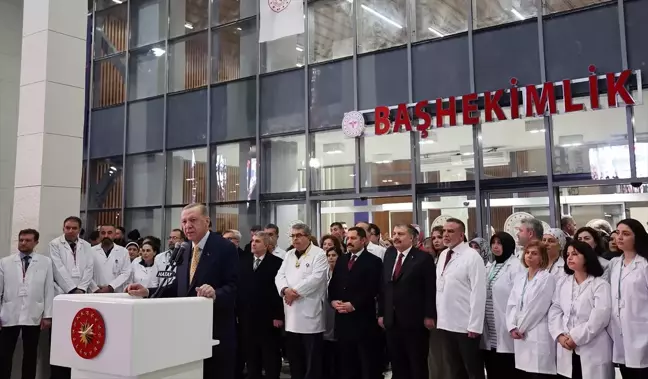 Cumhurbaşkanı Erdoğan: Amacımız depremzede şehirleri yeniden ayağa kaldırmak