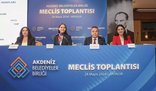 Antalya Büyükşehir Belediye Başkanı Muhittin Böcek, Akdeniz Belediyeler Birliği başkanlığına seçildi