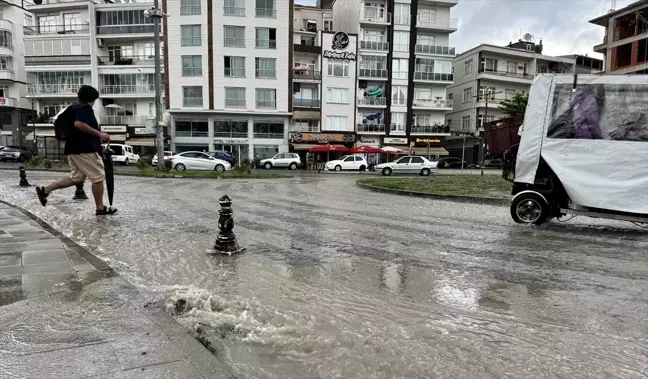 Sinop'ta Sağanak Yağış ve Hortum Oluştu