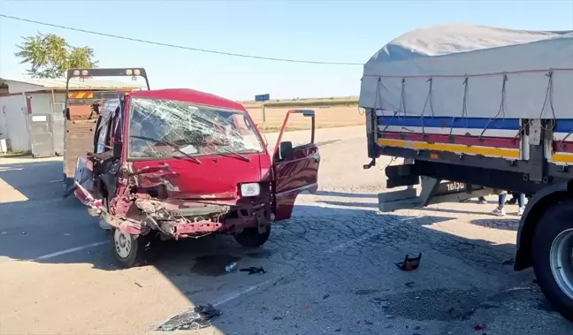 Tekirdağ'da Tır ile Panelvan Çarpıştı: 12 Yaralı