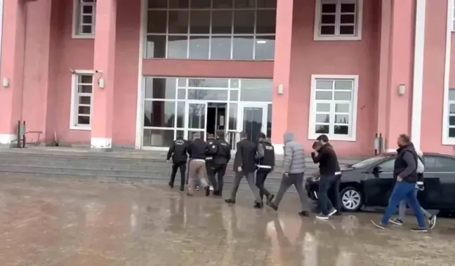 Ağrı'da Motorlu Taşıtlar Sınavında Kopya Düzeneklerine Operasyon