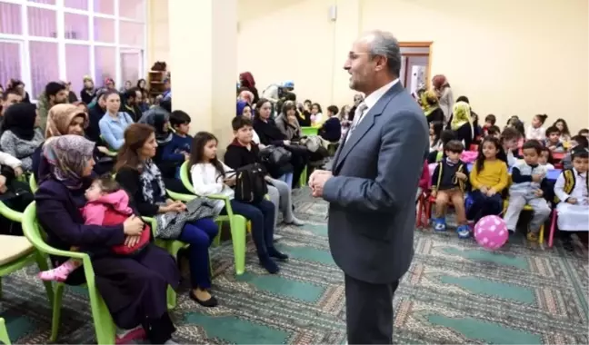 Minik Öğrenciler İlk Karnelerini Aldı