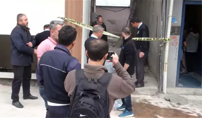 Çatıyı Onarırken 5'inci Kattan Düşen Bir Kişi Hayatını Kaybetti