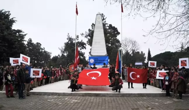 Öğrencilerden Çanakkale Şehitlerine Dua