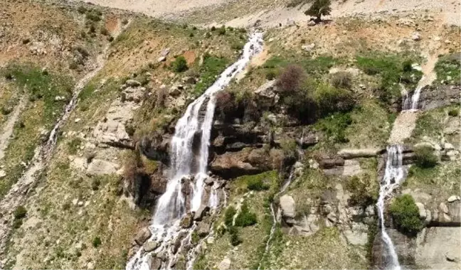 Akdağ'dan fışkıran güzellik: Uçarsu Şelalesi