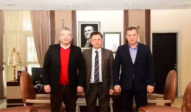 Eskişehirspor yönetiminden ESOGÜ Rektörü Şenocak'a ziyaret