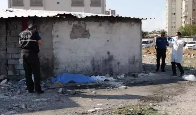 Hurda deposunda kimliği belirsiz bir erkeğin cesedi bulundu
