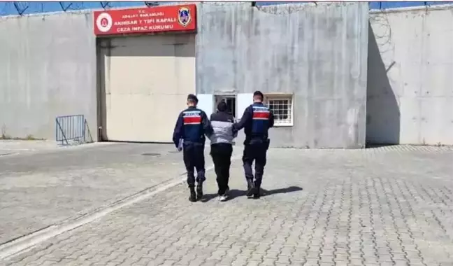 Akhisar'da Kablo Hırsızlığı Şüphelisi Uyuşturucu Kullandığı Sırada Yakalandı